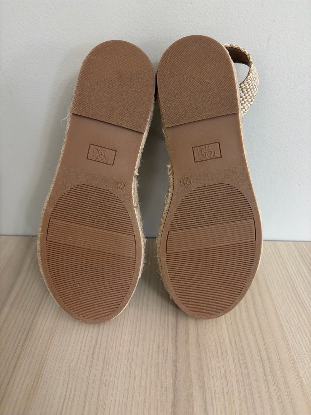 Time and Tru New! Taupe Canvas Espadrille Flats 7.5 - Picture 7 of 7